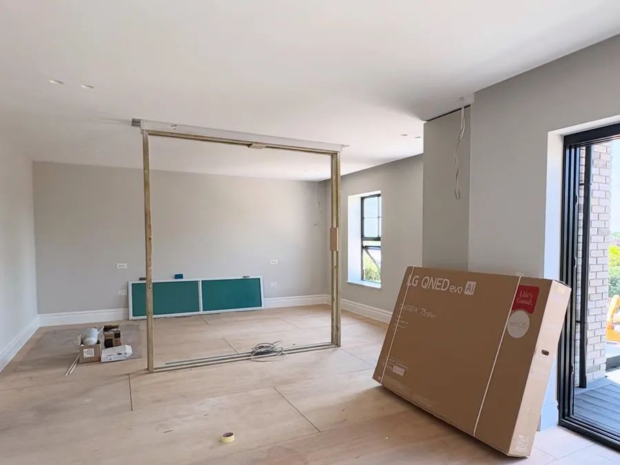 Another frame from the High-spec new build, first and second fix post