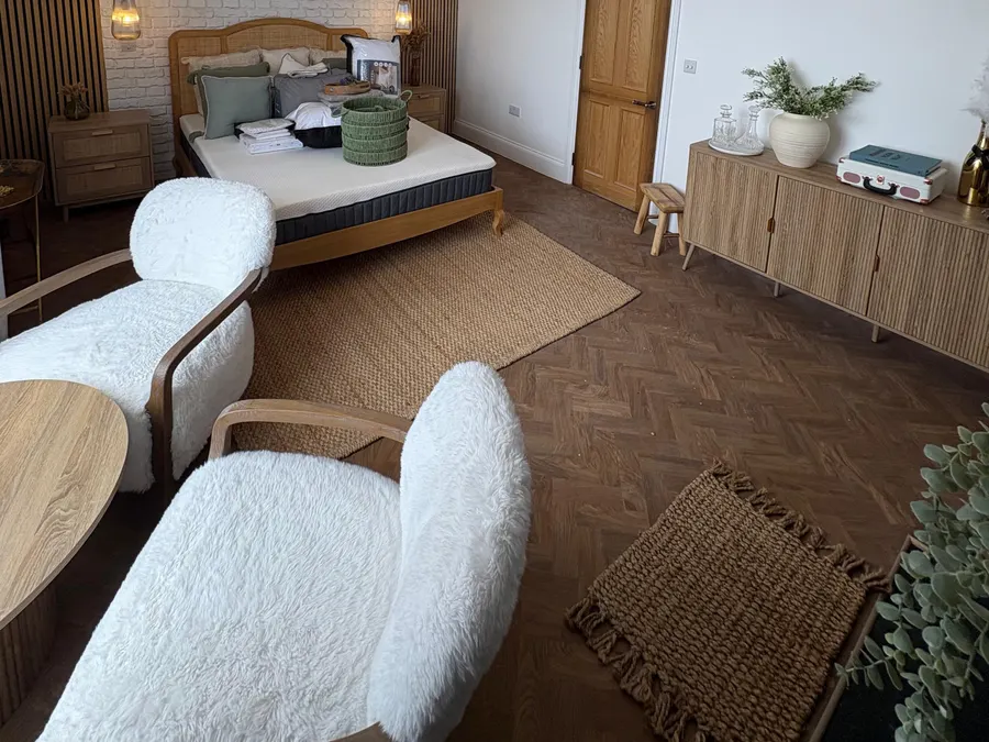 Another frame from the A cool, quirky Airbnb by the beach post